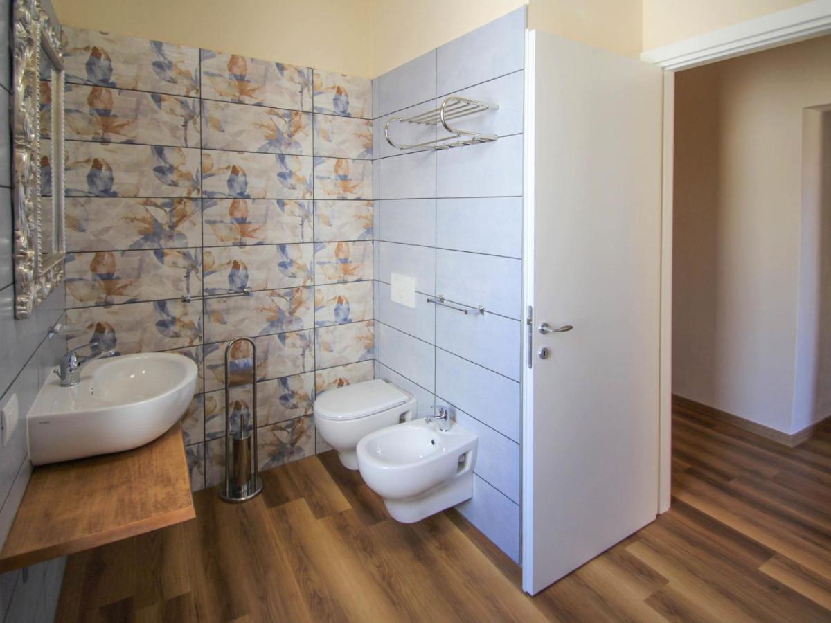 Apartment Verde By Interhome Porto Valtravaglia Eksteriør billede