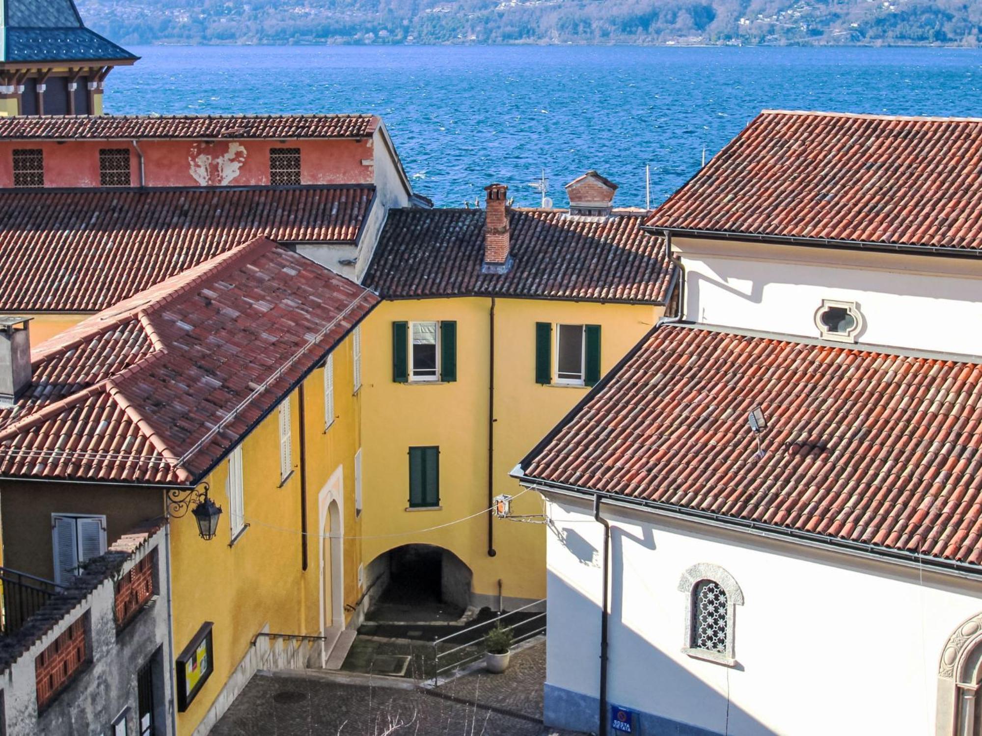 Apartment Verde By Interhome Porto Valtravaglia Eksteriør billede